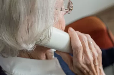 Informe del PAMI: ¿cómo defendernos del cuento del tío?