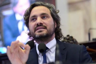 Cafiero adelantó que la nafta podría subir, pero aseguró que aún no hay nada confirmado