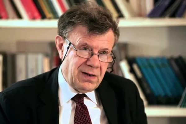 Entrevista: los desafíos del libro impreso contra la lectura digital