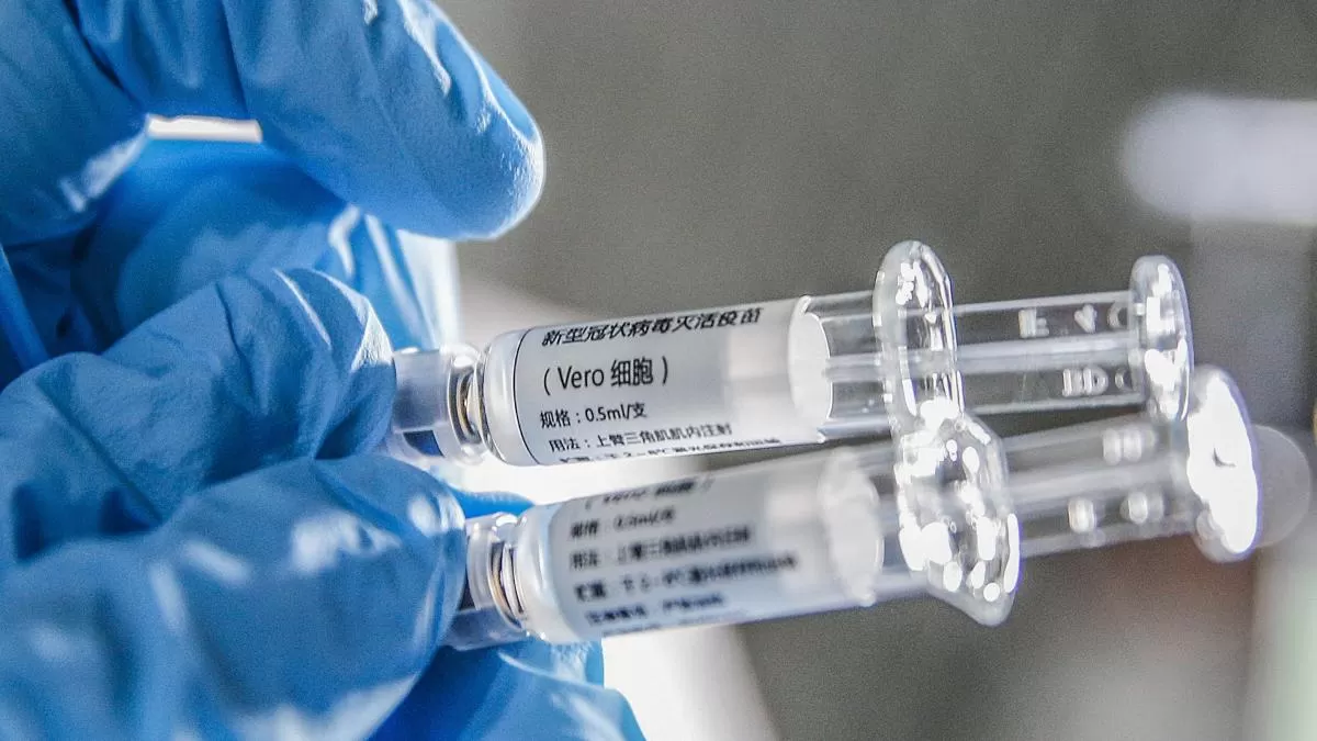 EN ESTUDIO. Hay 44 vacunas contra covid-19 en desarrollo en todo el mundo y hay tres versiones italianas.