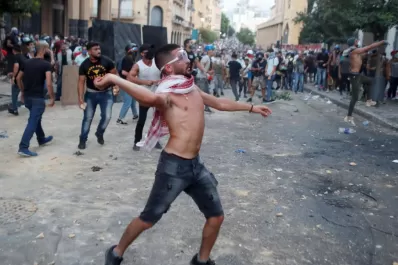 Estallido letal: arde Beirut, entre protestas, crisis y dolor por las víctimas