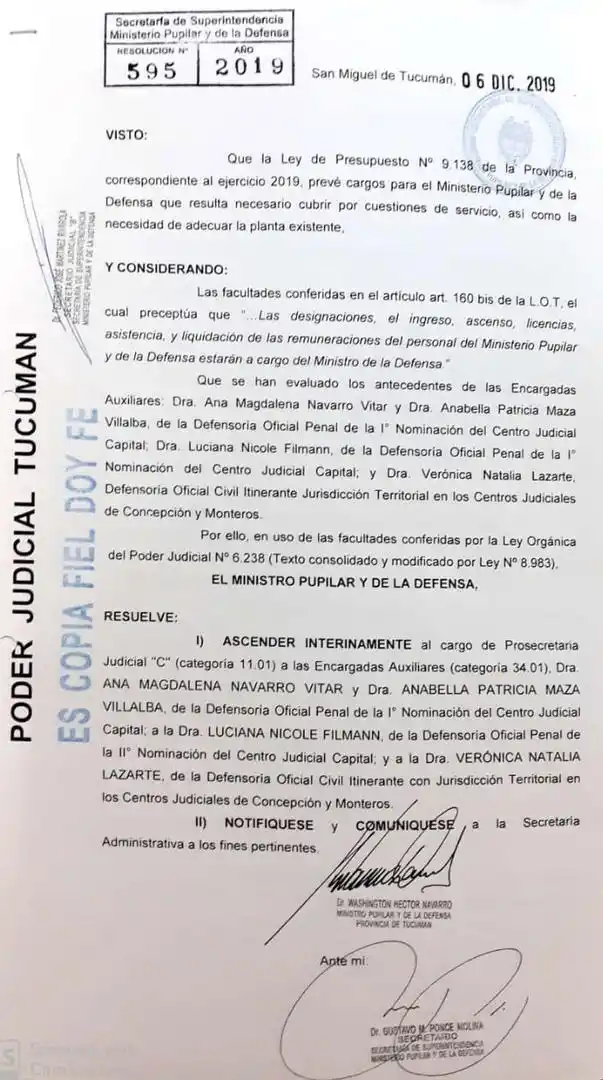 FACSÍMILES DE LAS RESOLUCIONES. El primer ascenso que Navarro Dávila dio a su hija. 