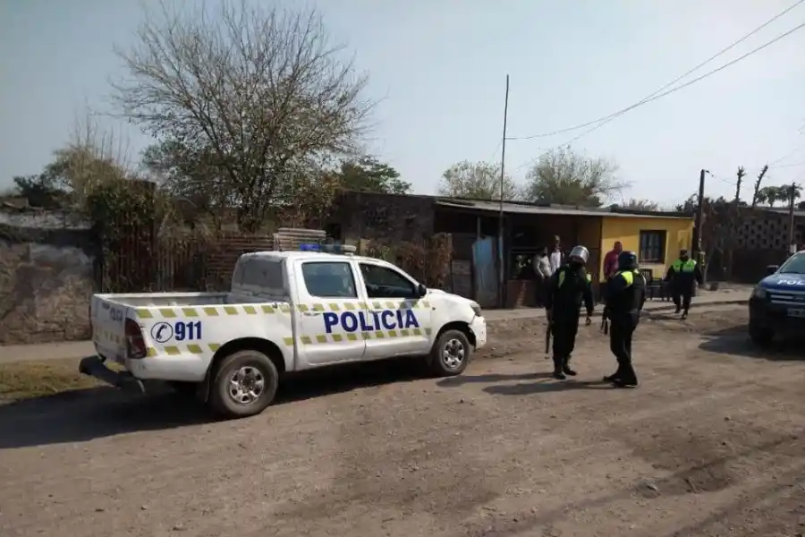 LASTENIA. Apuñalaron a un joven durante una disputa entre familias.  