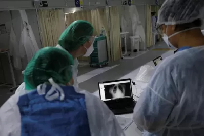 Duele y molesta mucho que la gente no tome conciencia; los médicos no dan más