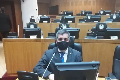 El legislador Ferrazzano decidió donar sus vacaciones no gozadas a una fundación