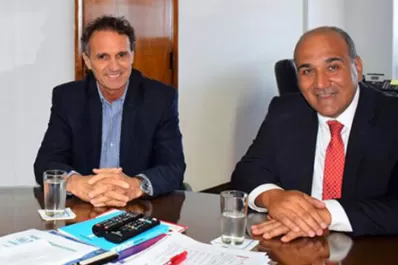 Manzur viaja a Buenos Aires para un mitin con funcionarios de Obras Públicas de la Nación