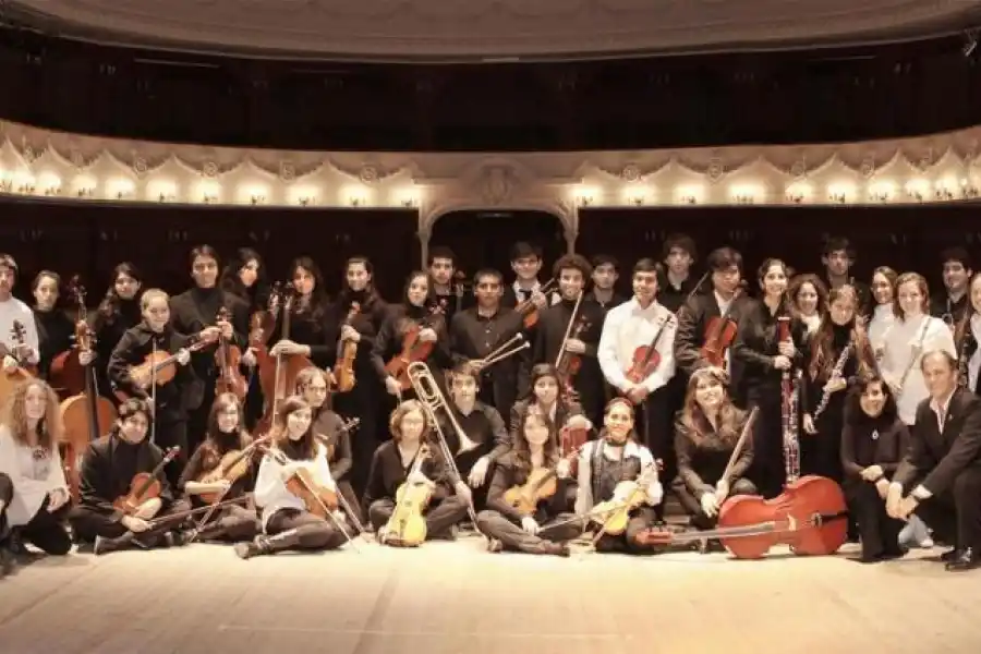 TAREA CUMPLIDA. El contrato entre los jóvenes músicos se renueva; este año desde la virtualidad.  