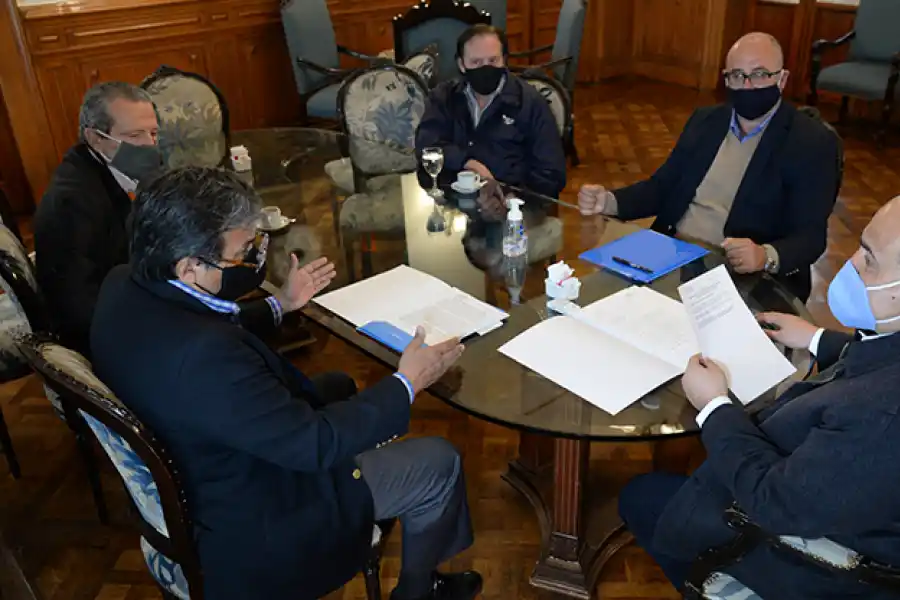 EN CASA DE GOBIERNO. Manzur recibió a Caponio, a Abad y a Correa. Foto: Comunicación Pública