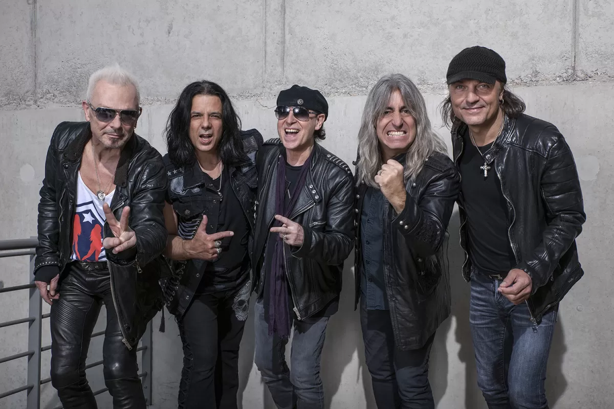 Nuevo disco: Scorpions regresa con un “trozo del muro”