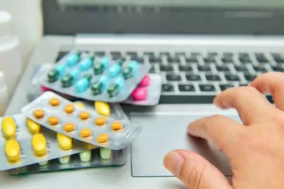Aumentó la automedicación: denuncian la venta ilegal de remedios por internet