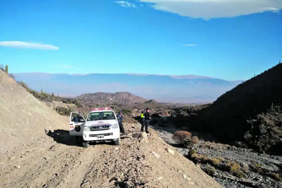 BÚSQUEDA. Los rescatistas trabajaron en las inmediaciones de Yasyamayo. 
