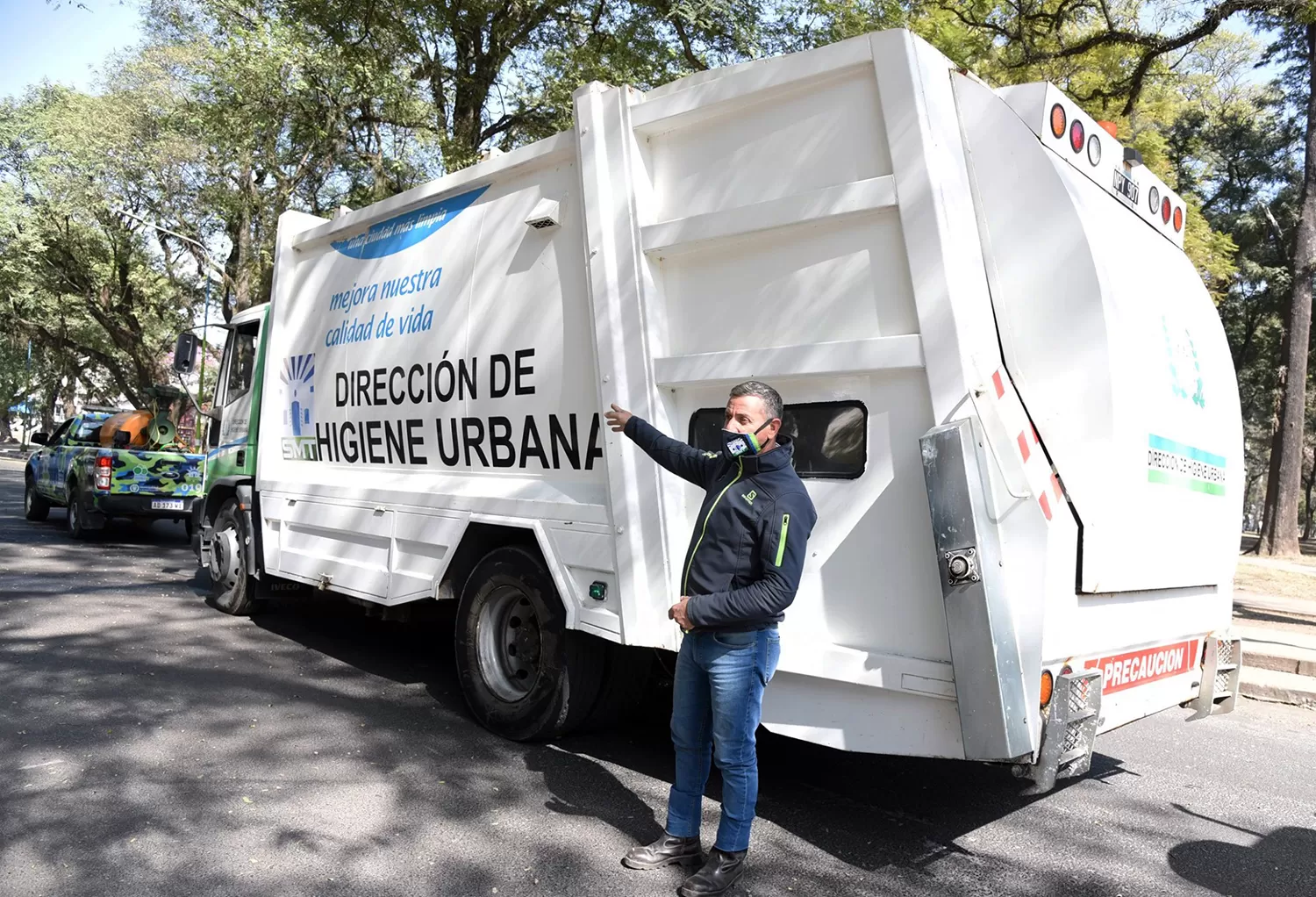 Prevención de covid-19: un nuevo camión hidrante desinfectará las calles del microcentro