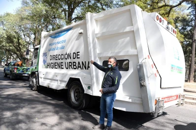 Prevención de covid-19: un nuevo camión hidrante desinfectará las calles del microcentro