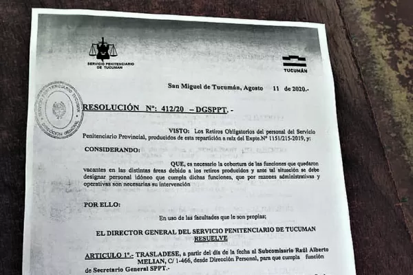 ¿Ascendieron a un guardia acusado del asesinato de un reo o lo cambiaron de funciones?
