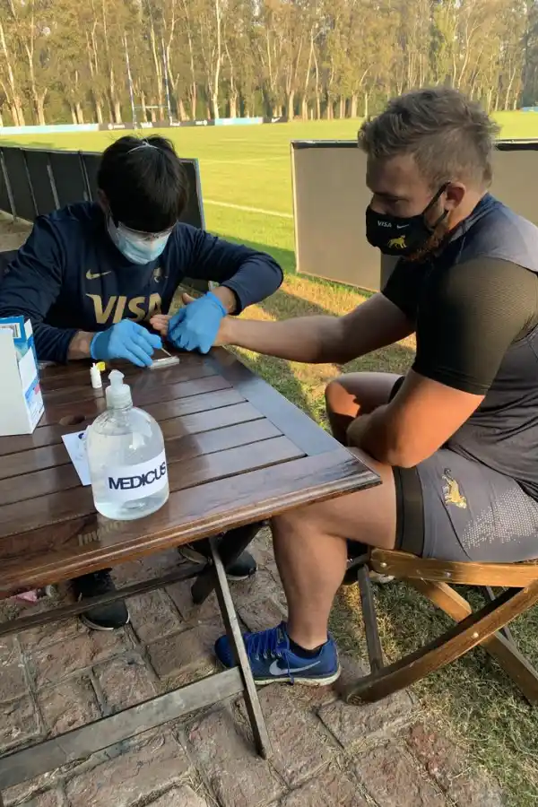 A PRUEBA. Mayco Vivas, durante los tests serológicos, previo a la primera sesión. 