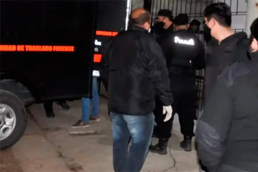 Femicidio en Santa Fe: hallan el cadáver de una mujer enterrado en su vivienda 