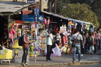Día del Niño: las historias de los comerciantes de El Bajo, en un momento difícil para Tucumán