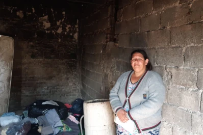 Perdió todo por un incendio: mañana es el Día del Niño y ni siquiera tengo camas donde hacer dormir a mis hijos