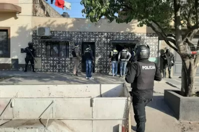 Realizan allanamientos por un violento robo en una finca de Alto Verde