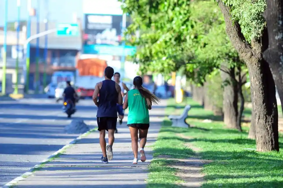CORRER. Hay que hacerlo solos.