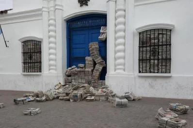 La vandalización de una obra de arte, como una respuesta posible aceptada por su creador