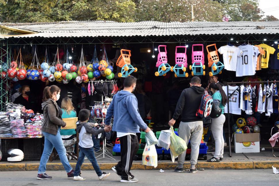 En imágenes: la previa del Día del Niño, con barbijo y cautela