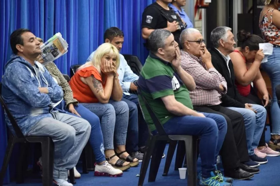 DESCONSOLADA. Nilda “La Cabezona” Gómez se toma el rostro durante una de las audiencias. la gaceta / foto de Inés Quinteros Orio