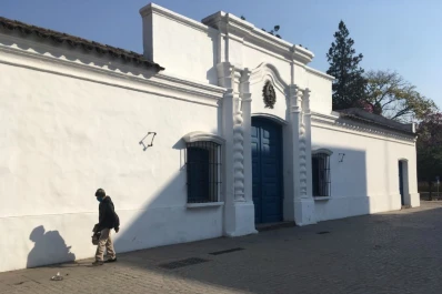 Calles vacías y poca gente: el paisaje de feriado del microcentro tucumano
