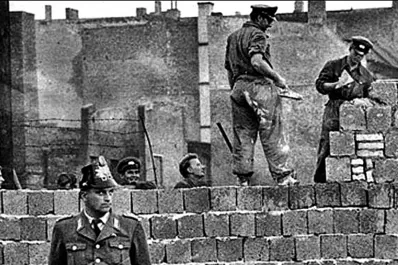 ¿Sabías que...?: Comienza la construcción del Muro de Berlín