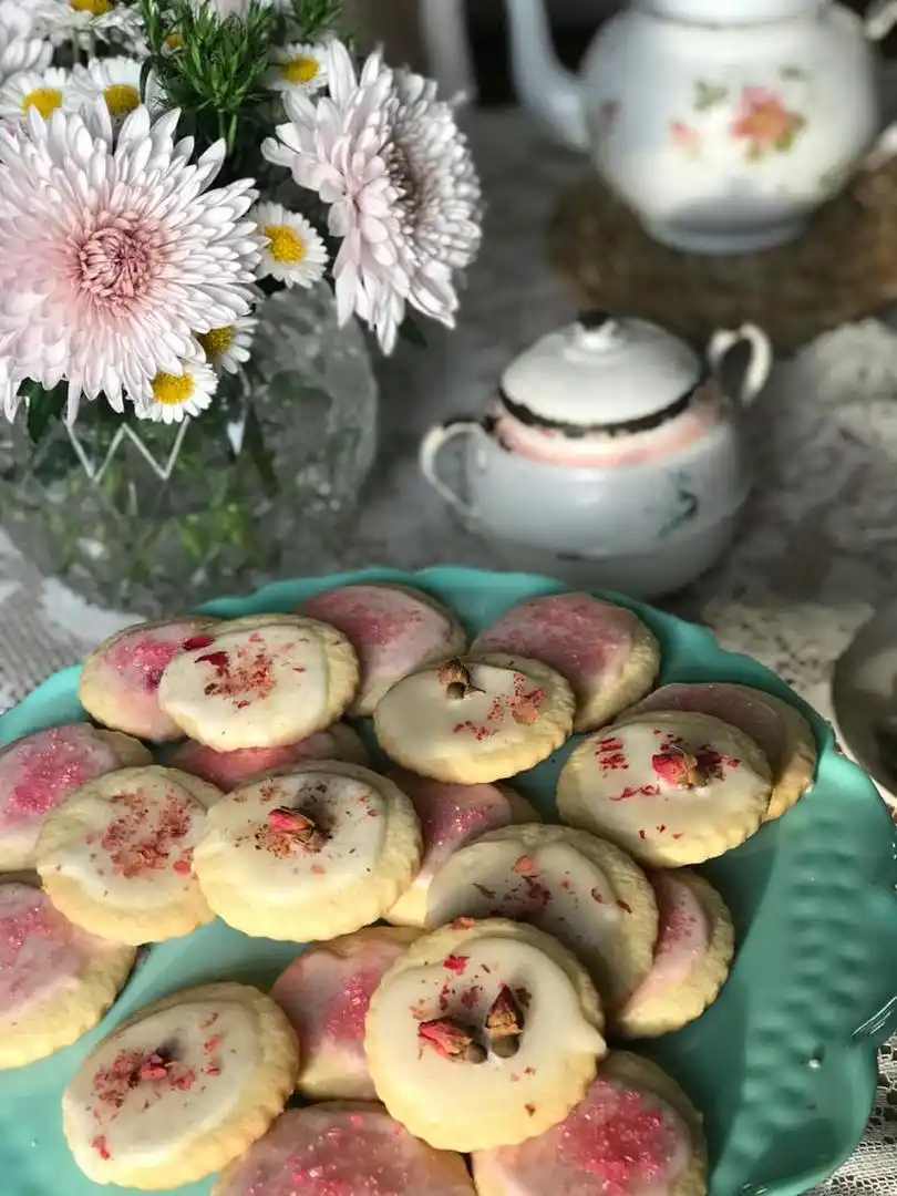 ENTRADAS. Con salsas y agregados de hierbas frescas y flores las verduras adquieren mayor protagonismo. Créditos: @muy_fer_.