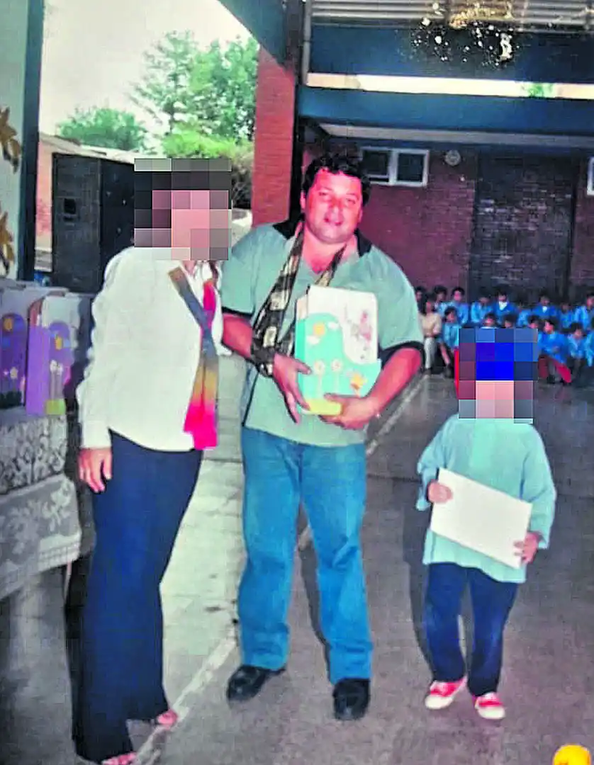 TENÍA 56 AÑOS. Claudio Tristán Medina, durante un acto escolar de uno de sus hijos; el hombre tenía problemas de salud. 