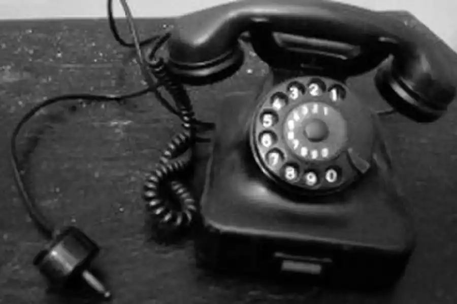 EL TELÉFONO. Un elemento que revolucionó nuestra vida.