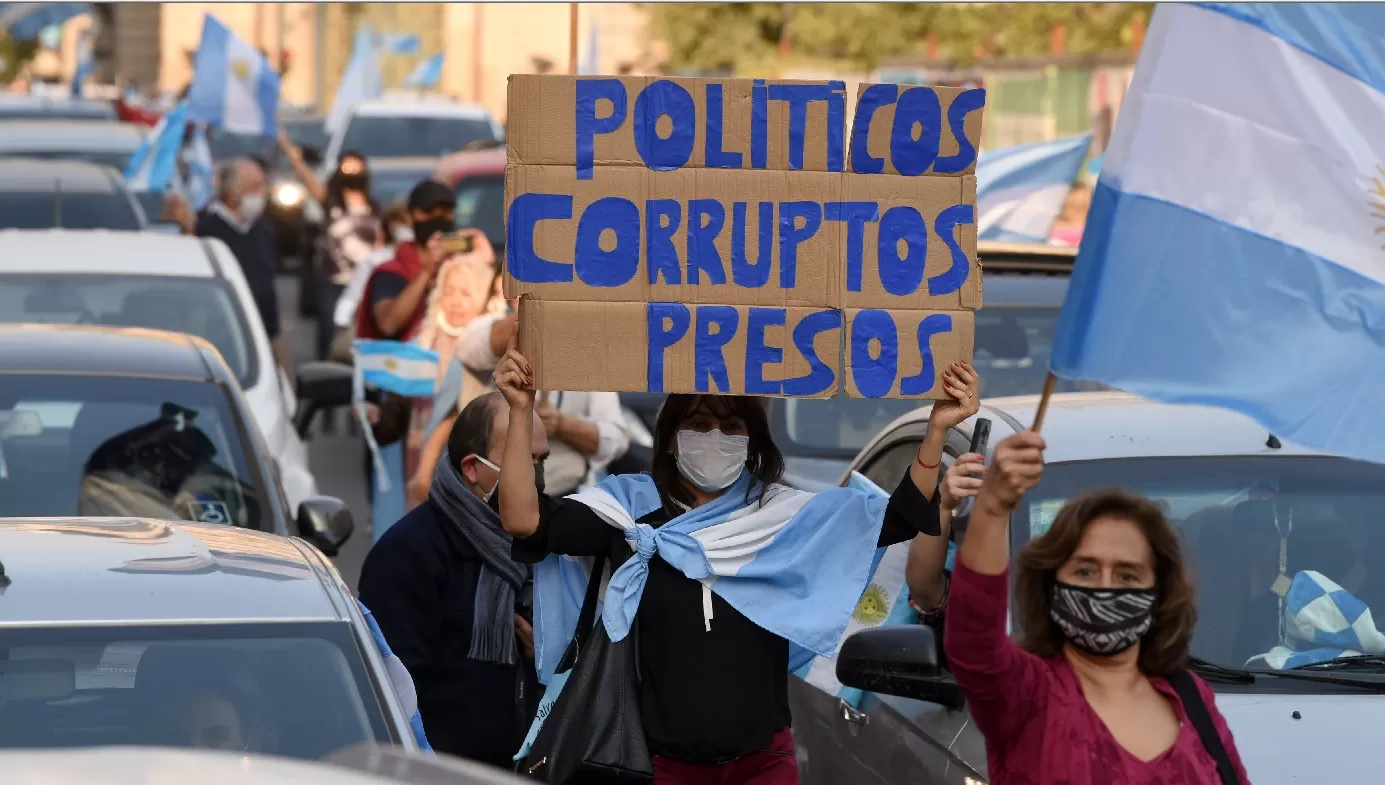 CARAVANA POR LA REPÚBLICA. La marcha del #17A en Tucumán. Foto: LA GACETA / Diego Aráoz