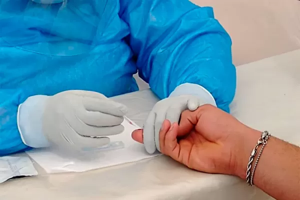 Los contagios aumentan en Tucumán: falleció una mujer de 64 años y hay 36 nuevos casos de coronavirus