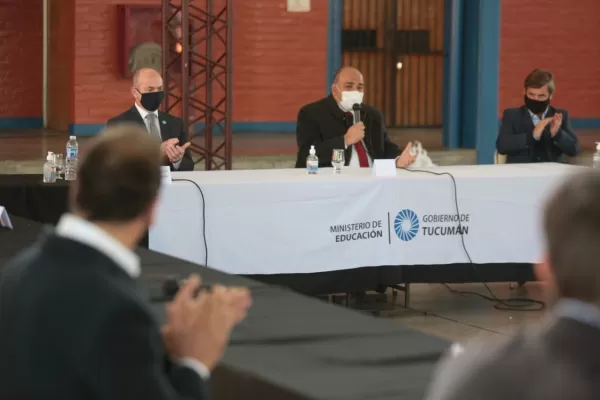 Manzur y Campero firmaron un convenio por la tecnicatura en Software para Yerba Buena