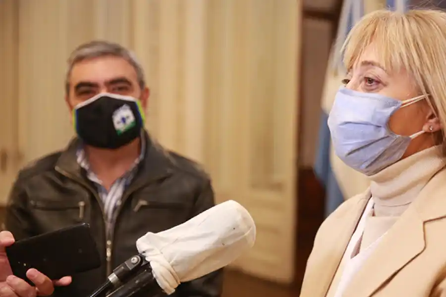 Alfaro y Chahla, durante las declaraciones a la prensa. 