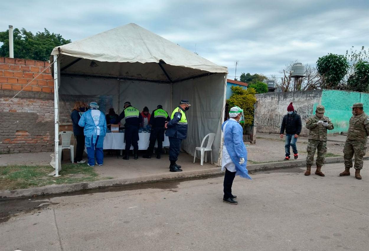 Tras la muerte de una mujer con covid-19, el Siprosa se instala en El Sifón para hacer testeos