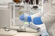 Prueban vacunas en miles de voluntarios