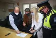 Manzur visitó el CAPS de El Sifón: hay 12 casos positivos en ese barrio