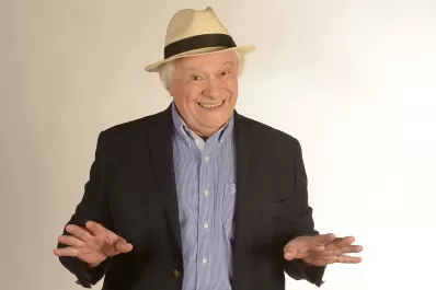 Una semana después de anunciar su retiro, internaron a Héctor Larrea