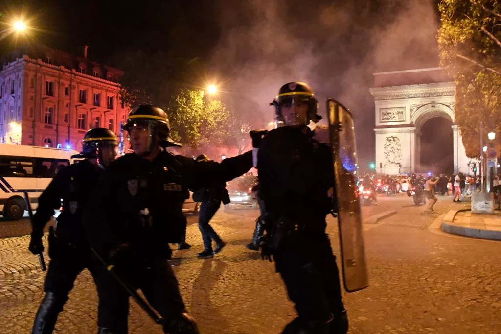 Más de 150 detenidos en París por los incidentes tras la derrota del Paris Saint Germain