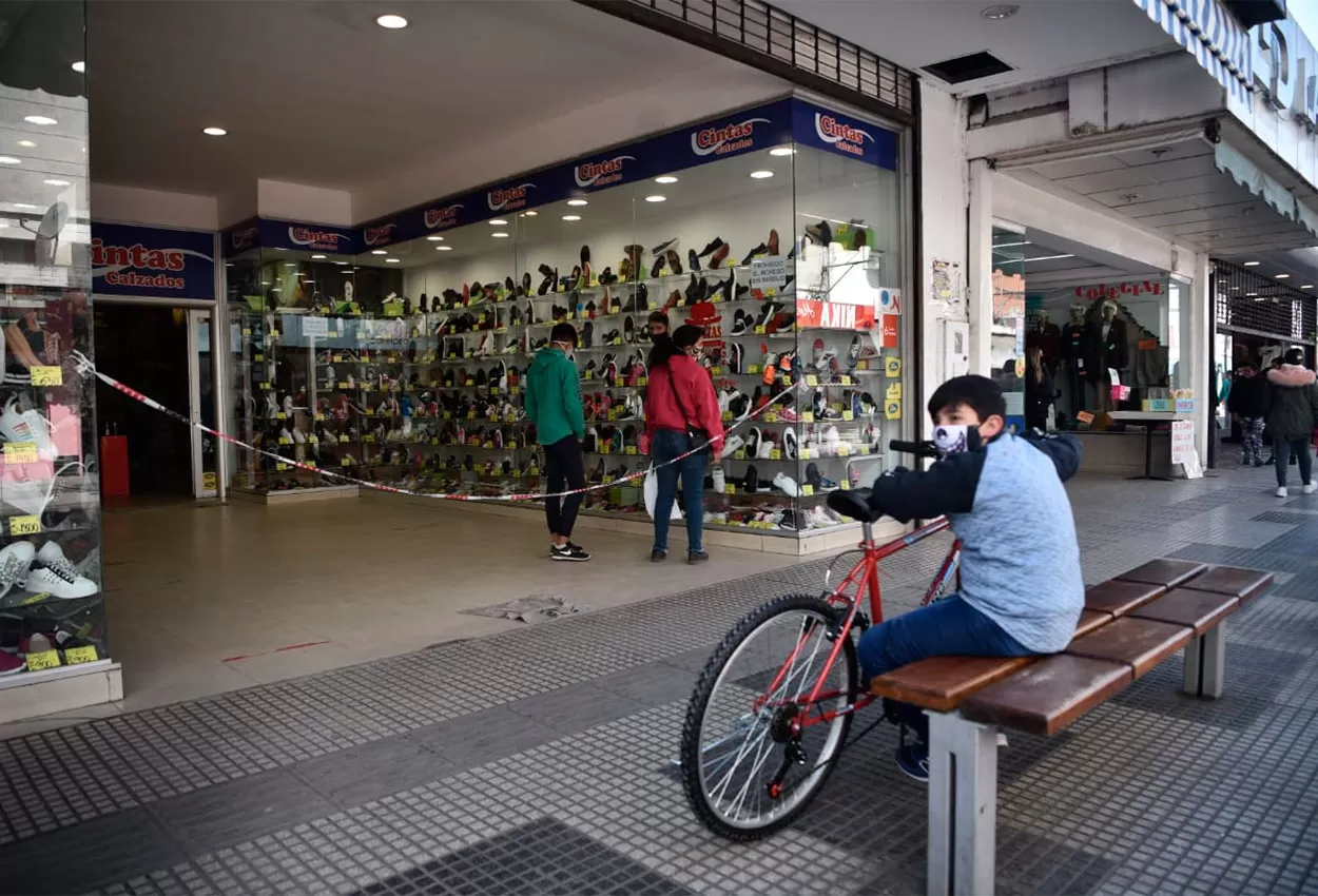 ACTIVIDAD PRIVADA. Los comercios, en Concepción, abren hasta las 20. FOTO LA GACETA / OSVALDO RIPOLL