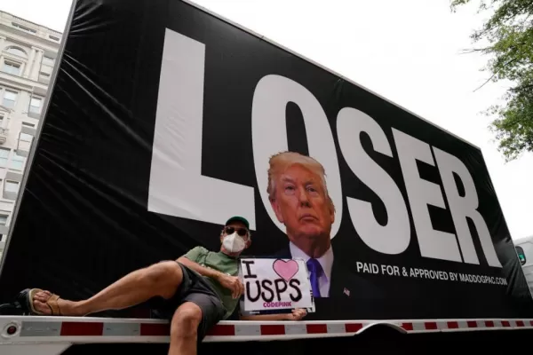 Trump ordena desfinanciar a las ciudades con protestas