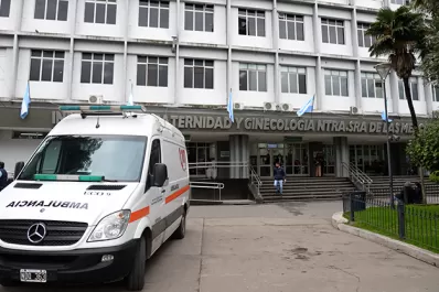 Detuvieron a dos hombres por una pelea frente a la Maternidad