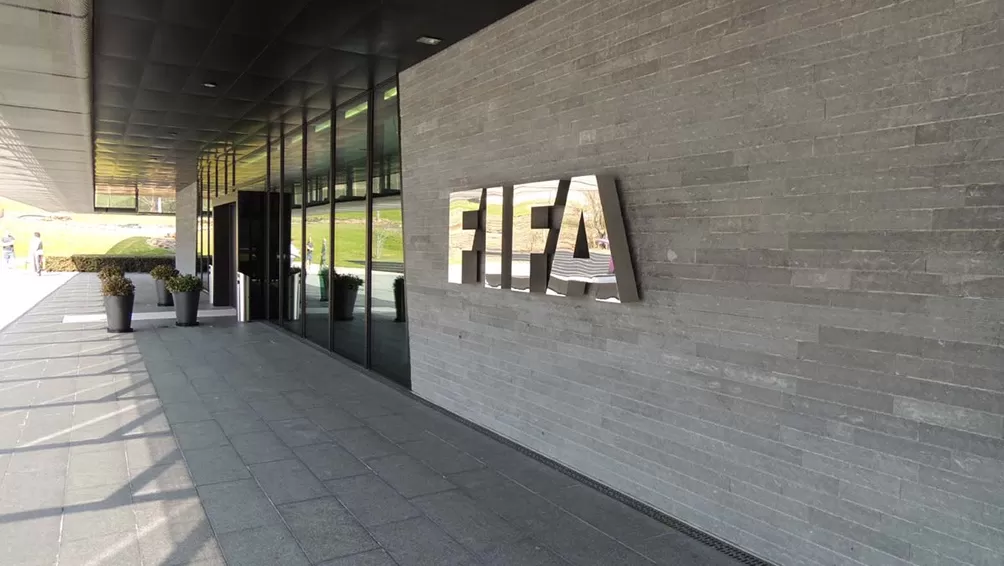 La FIFA y el TAS autorizarían la salida de Messi a otro club