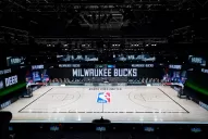 Milwaukee Bucks resuelve no presentarse en protesta por violencia racial