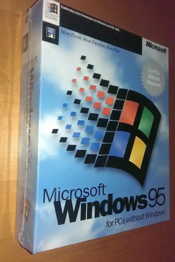 INSTALADOR FÍSICO. Windows venía en una caja con disquetes.