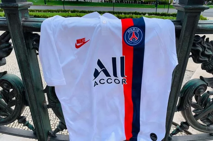 NO SE LA PONDRÁ. La camiseta del PSG, de Francia. Foto: Twitter @PSG_espanol
