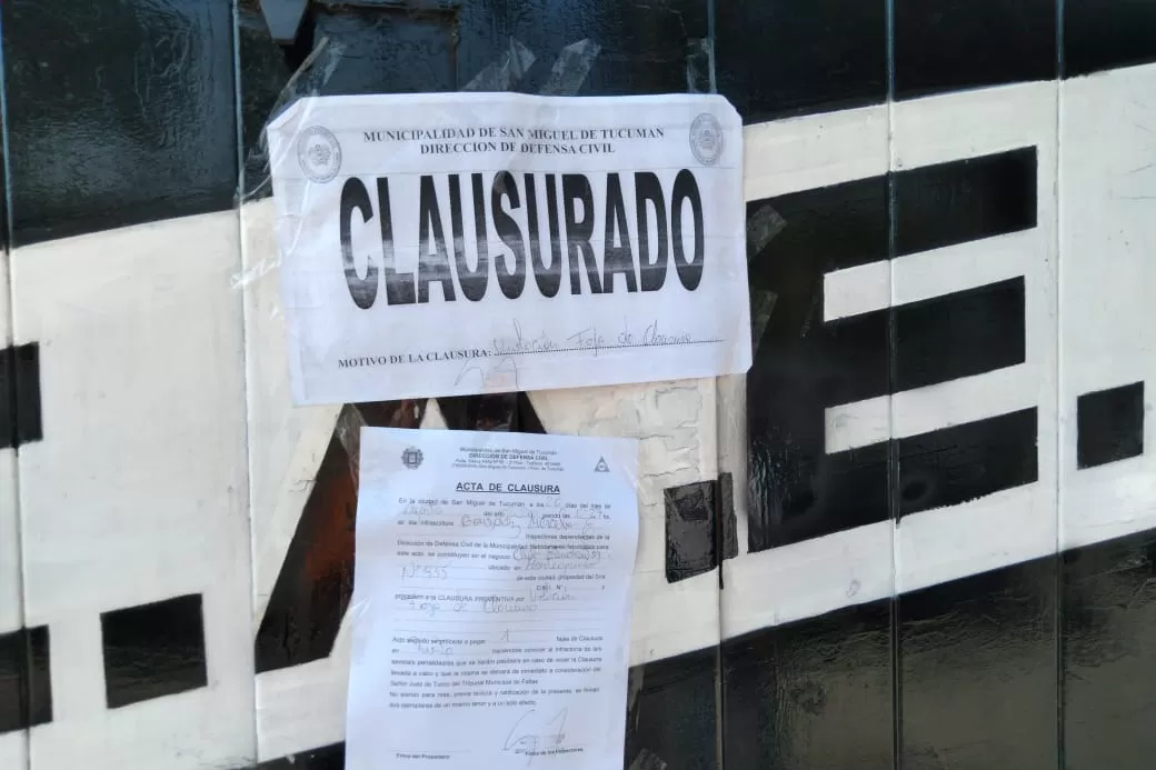 NUEVA FAJA. Defensa Civil realizó una nueva clausura por violarse el cierre anterior.