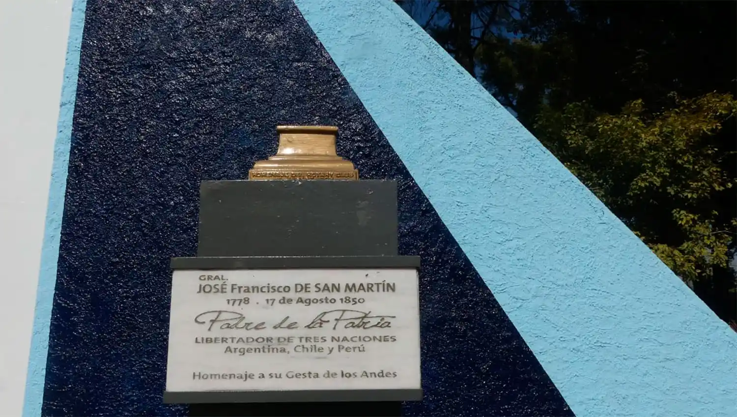 Robaron un busto de bronce de San Martín en Concepción, pero lo abandonaron a 100 metros